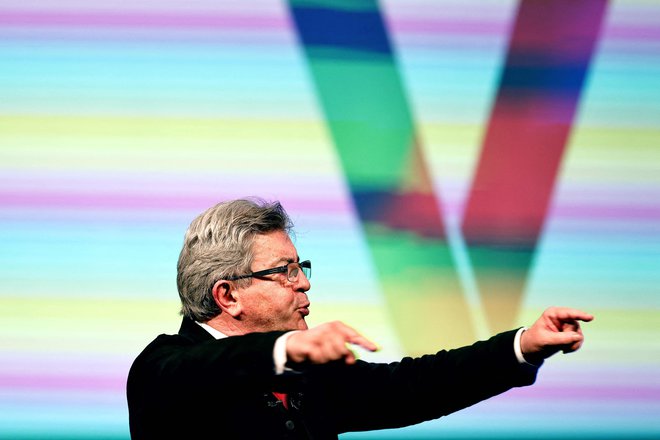 Radikalni levičar Jean-Luc Mélenchon računa na veliko volilno podporo levemu zavezništvu Nupes. FOTO: Sameer Al-doumy/AFP
