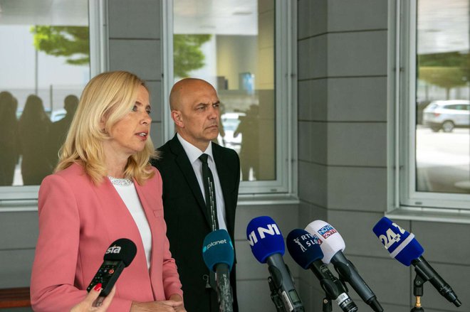 Tatjana Bobnar, prva dama MNZ, si je za vodenje policije izbrala Boštjana Lindava. FOTO: Nace Hočevar/STA
