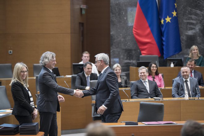 Matjaž Han je zaprisegel kot minister za gospodarski razvoj in tehnologijo, z novim zakonom o vladi, kot si jo je zamislil Robert Golob, bo moral svojo pot na ministrsko funkcijo ponoviti.

Foto Jure Eržen
