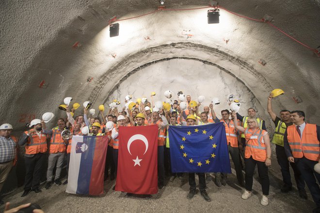 Preboj predora Mlinarji železniške proge Drugi tir. FOTO: Jure Eržen/Delo
