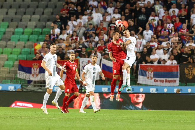 Slovenska nogoemtna reprezentanca se je po slabših prvih dveh tekmah v junijskem paketu lige narodov v zadnjih dveh odlikovala z bojevitim pristopom. FOTO: Črt Piksi/Delo
