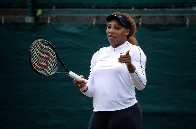 Serena Williams je nazadnje igrala lani v Wimbledonu, kjer je izpadla v prvem krogu. FOTO: David Gray/Reuters
