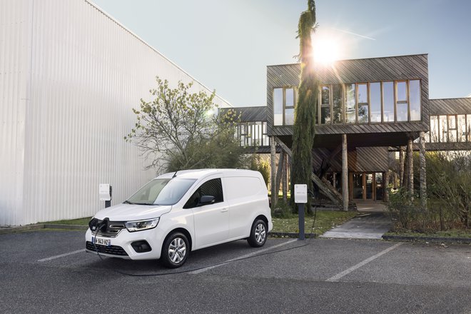 Renault velja z modelom kangoo v segmentu lahkih gospodarskih vozil za tržnega vodjo tako pri nas kot v Evropi. FOTO: Renault
