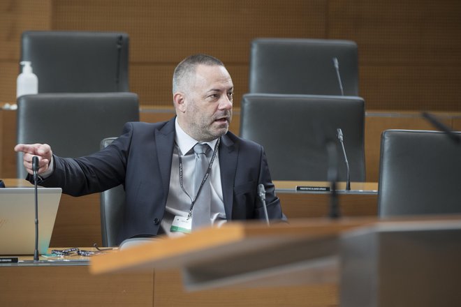 Danijel Bešič Loredan: obstaja velika verjetnost, da bo svoje delo posvetil koristim zasebnih klinik in zdravnikov, čeprav bo kot minister uradno zasledoval cilj javnega zdravstva. FOTO: Jure Eržen
