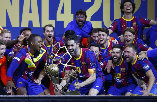 Lani je pokal v Kölnu dvignila Barcelona, ki je tudi tokrat v vlogi favorita. FOTO:&nbsp;Thilo Schmuelgen/Reuters
