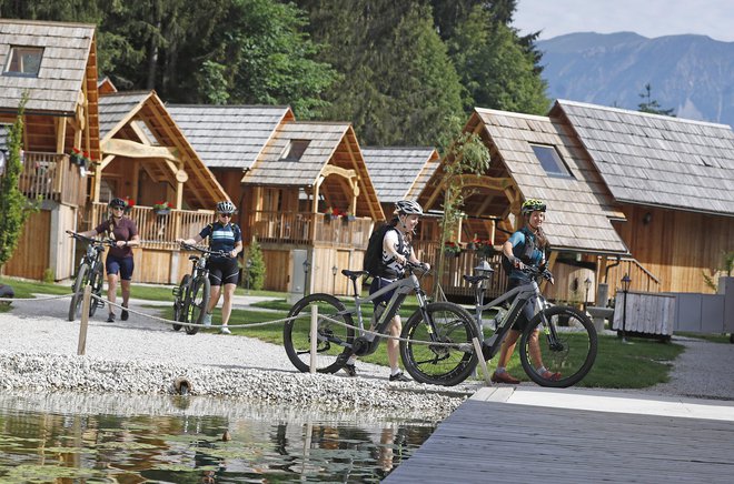 Kot destinacija Slovenija omogoča različne kolesarske izkušnje &ndash; od gorskega do cestnega in treking kolesarjenja. Foto Leon Vidic
