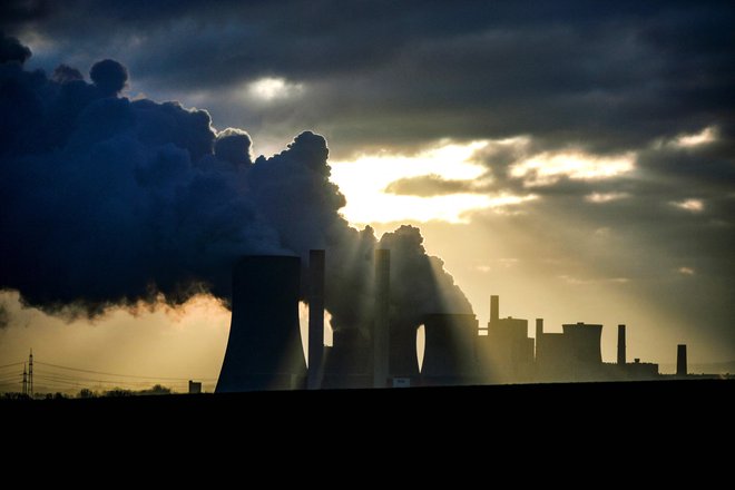 Nemčija se vrača k uporabi rjavega premoga v termoelektrarnah, k manjši porabi plina pa spodbuja tudi industrijo. FOTO: Ina Fassbender/Afp
