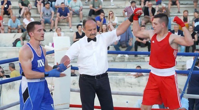 Gal Šepic (na fotografiji desno) je slavil zmago na močnem turnirju za pokal Akropole. FOTO: BZS
