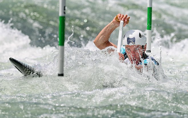 Luka Božič je uspešno drvel po savskih brzicah. &nbsp;FOTO:&nbsp;Blaž&nbsp;Samec/Delo
