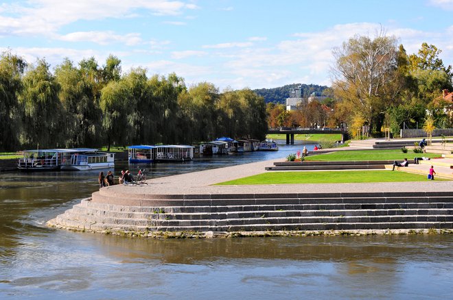 Špica je ena najočarljivejših točk v Ljubljani, a voda žal ni ustrezna za kopanje. FOTO&nbsp;Mestna občina Ljubljana
