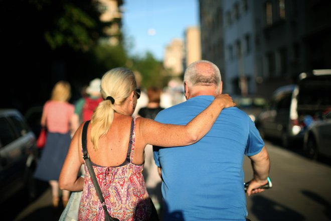 Odstraniti je treba vse moteče dejavnike. Dobro je izbrati pravi čas, ki vam najbolj ustreza in niste utrujeni. Partnerju vnaprej napovejte, da boste načrtovali čas samo za vaju. FOTO: Jure Eržen
