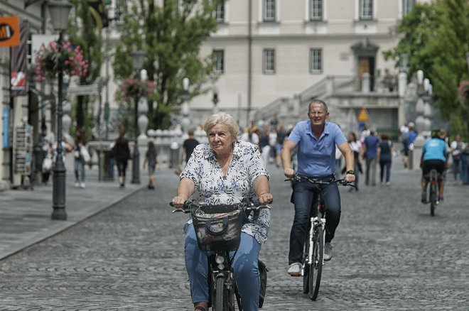 Zvišanje pokojnin za en odstotek pomeni izdatek približno 70 milijonov evrov. Foto Blaž Samec
