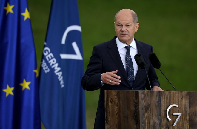 Nemški kancler Olaf Scholz je spregovoril o dosežkih zasedanja skupine G7. FOTO: Ronny Hartmann/AFP
