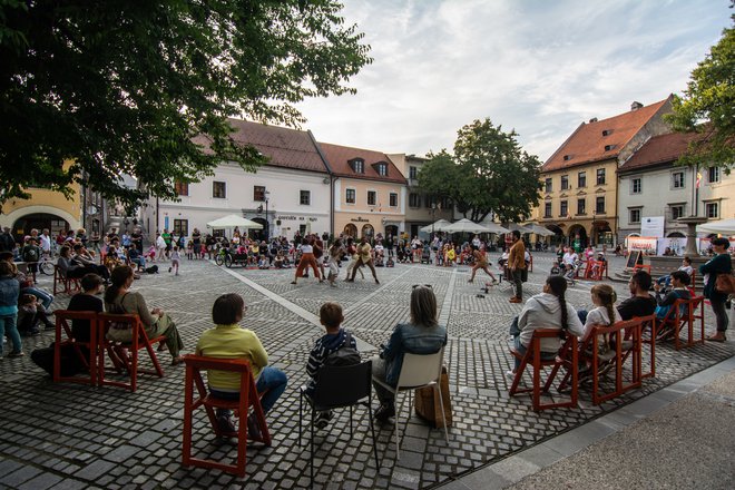 Jutri in pojutrišnjem se&nbsp;v Novo mesto vrača&nbsp;festival uličnega gledališča Rudi Potepuški.&nbsp;FOTO: Ema Koncilija
