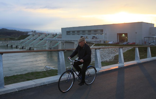 V prvih petih mesecih letos je bila proizvodnja elektrike v slovenskih hidroelektrarnah kar 44 odstotkov manjša kot v istem lanskem obdobju.

Foto Tomi Lombar
