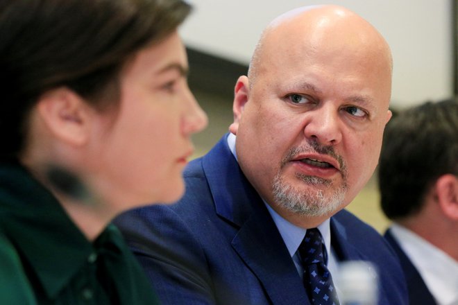 Glavni tožilec ICC Karim Khan v družbi glavne ukrajinske tožilke Irine Venediktove med nedavno novinarsko konferenco v Bruslju Foto: Eva Plevier/Reuters
