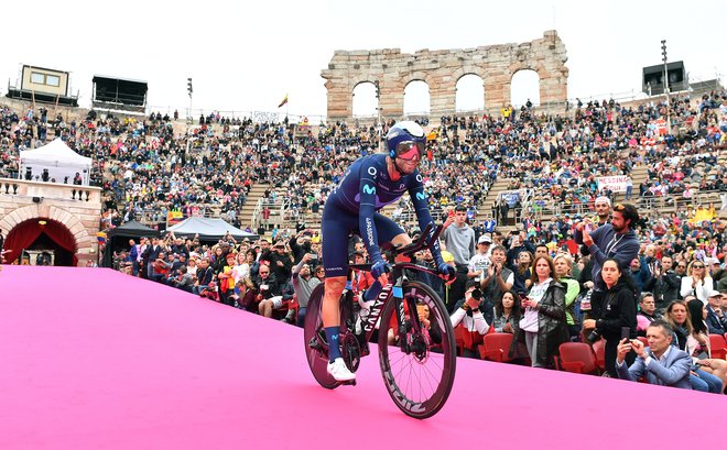 Alejandro Valverde med nastopom na letošnjem Giru, na katerem je zasedel 11. mesto v končni razvrstitvi. FOTO: Jennifer Lorenzini/Reuters
