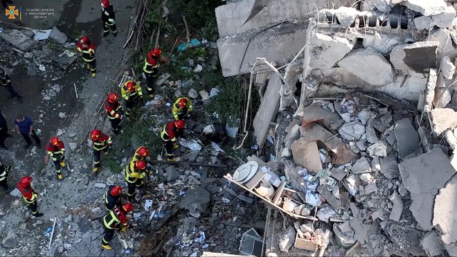 Ruske sile že več tednov bombardirajo strateško pomembno mesto Mikolajev. FOTO: Reuters
