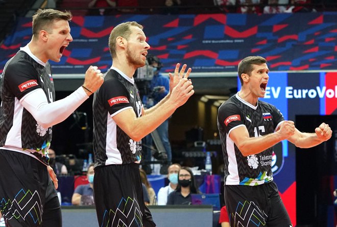 Pred slovenskimi odbojkarji je zahteven turnir, na katerem bodo poskušali ujeti osmo mesto v ligi narodov in zaključni turnir v Bologni. FOTO: Janek Skarzynski/AFP
