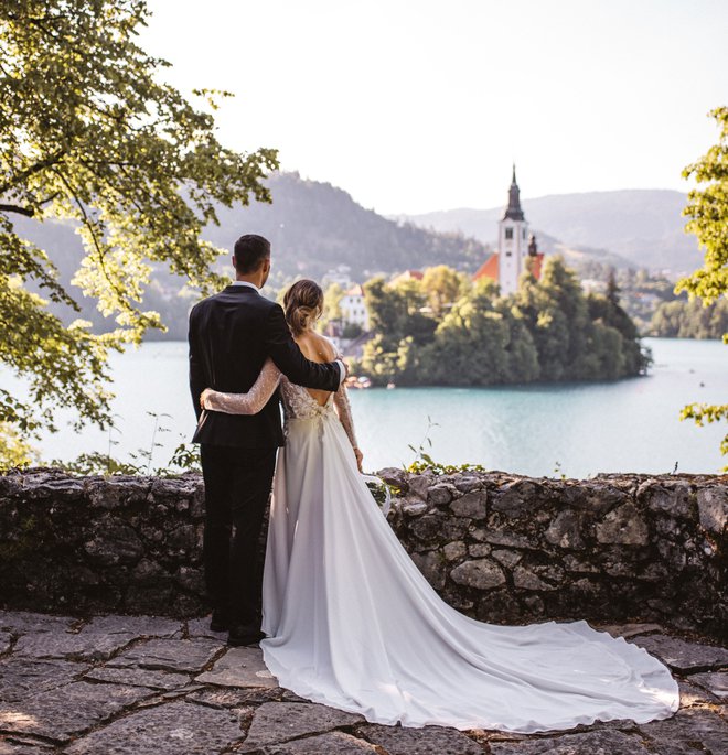 Blaž Janc in Zala Špat sta se prejšnjo soboto poročila na Bledu. FOTO:&nbsp;Katjasimon
