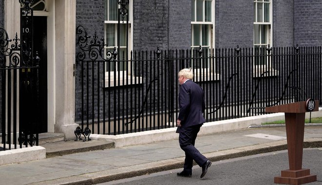 Johnson se je zadnje dni neuspešno boril za obstanek na položaju voditelja konservativne stranke. Foto: Niklas Halle'n/Afp
