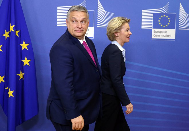 Evropska komisija je postopek proti Madžarski, prvič proti kateri od držav članic, sprožila aprila. FOTO: François Walschaerts/AFP
