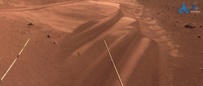 Sipine na Marsu. FOTO: Kitajska vesoljska administracija/Reuters
