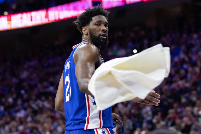 Joel Embiid v dresu Philadelphia 76ers med letošnjo končnico lige NBA. FOTO: Bill Streicher/USA Today Sports
