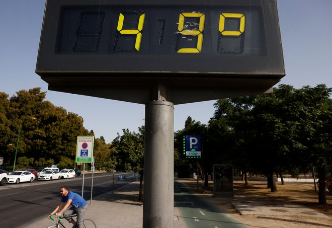 V Sevilji so včeraj namerili 49 stopinj Celzija. FOTO: Jon Nazca/Reuters
