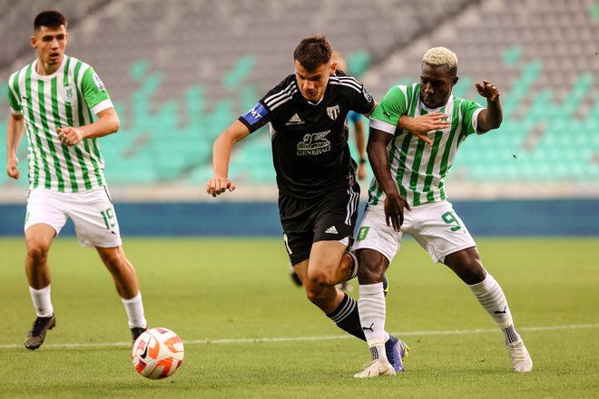 Olimpija in Mura sta igrali&nbsp;v praznih Stožicah, treh točk so se veselili gostitelji.&nbsp;FOTO: Črt Piksi
