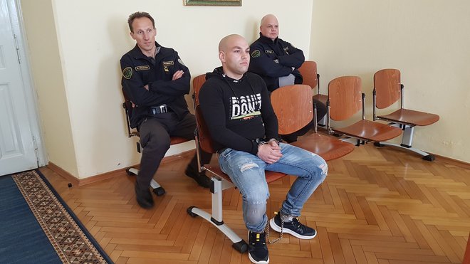 Krivdo je na novomeškem sodišču Manujel Kostrevc priznal. FOTO: Tanja Jakše Gazvoda
