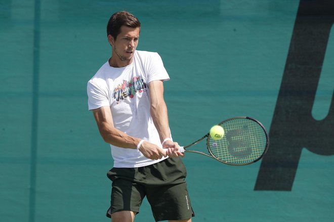 Aljaž Bedene se je na turnirju v Nemčiji poslovil v prvem krogu. FOTO: Leon Vidic
