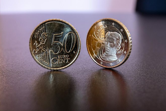 Nikola Tesla na evrskih kovancih z vrednostjo v centih. FOTO: Goran Mehkek/Cropix

