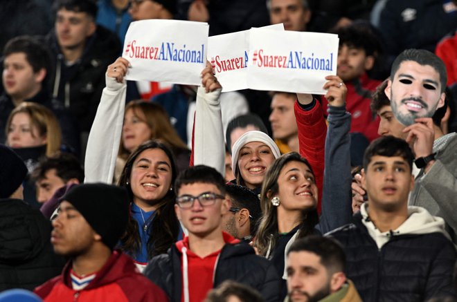 Navijači se zavzeli tudi twitter, in sicer s ključnikom&nbsp;#SuárezANacional. FOTO: Pablo Porciuncula/AFP
