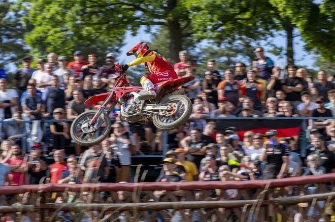 Tim Gajser med letošnjo VN Češke v Loketu. FOTO: MXGP
