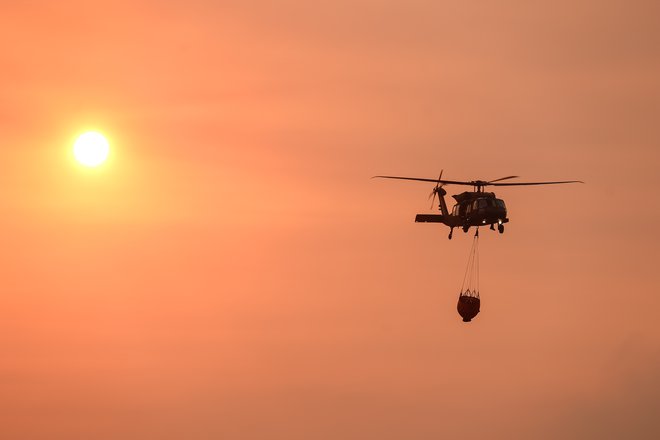 Požar na krasu, Kostanjevica na Krasu. FOTO: Črt Piksi/Delo
