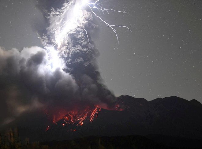 Sakurajima pogosto bruha. FOTO:&nbsp;Kyodo Kyodo Via Reuters
