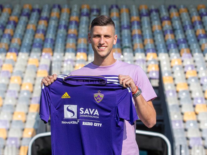 Kar 193 cm visoki Vladan Vidaković je okrepil zvezno vrsto Maribora. FOTO: nkmaribor.com
