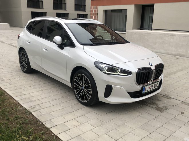 BMW serije 2 active tourer je pripravljen na novo in učinkovito izpolnjuje družinske potrebe. FOTO: Aljaž Vrabec
