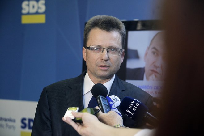 Zvone Černač je predstavil pobudo SDS za še tretji zakonodajni referendum.&nbsp;FOTO: Mavric Pivk/Delo&nbsp;
