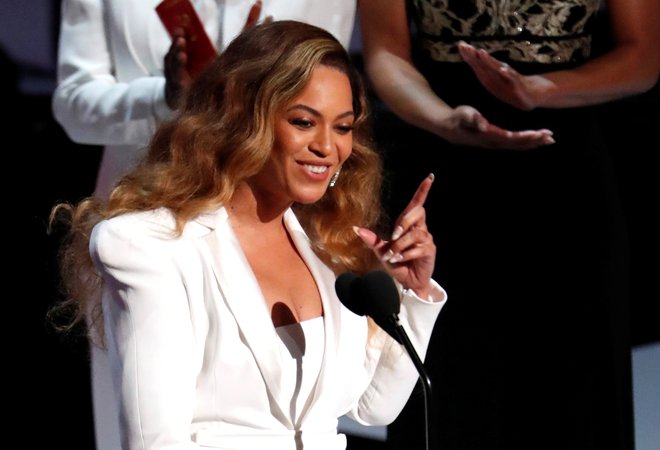 Oboževalci so le dočakali album, ki ga je Beyoncé&nbsp;Knowles napovedovala že eno leto in premišljeno dvigovala napetost. FOTO: Mario Anzuoni/Reuters
