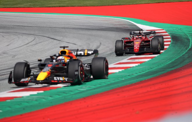 Max Verstappen ima vse večjo prednost pred Charlesom Leclercom. Foto Florion Goga/Reuters
