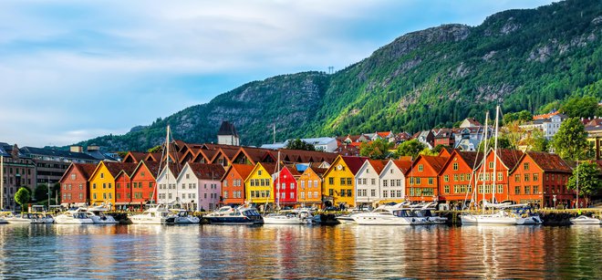 Bergen, katerega predel Bryggen je pod okriljem Unesca, je drugo največje mesto na Norveškem. FOTO: Shutterstock
