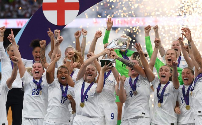Angležinje so prvič osvojile naslov evropskih prvakinj. FOTO: Franck Fife/AFP
