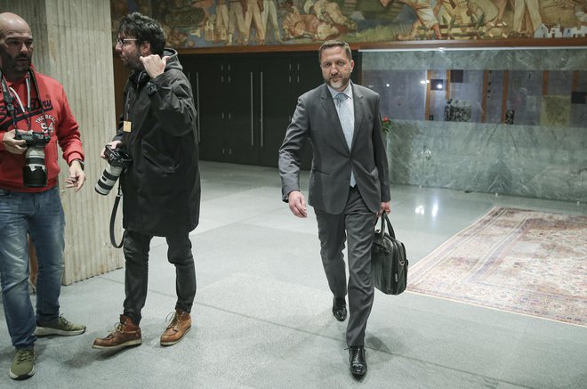 Na ministrstvu za finance, ki ga vodi Klemen Boštjančič, so takoj&nbsp; pripravili prve spremembe davčne zakonodaje. FOTO: Jože Suhadolnik/Delo
