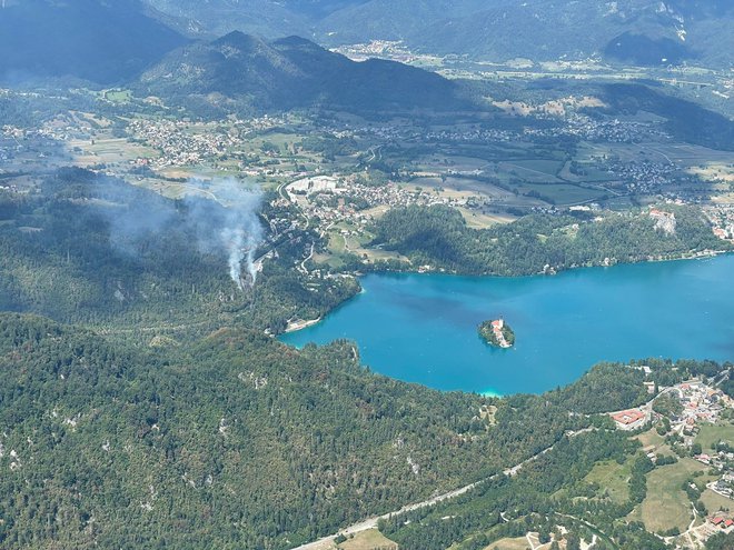 Požar v bližini Blejskega jezera. FOTO: PU Kranj
