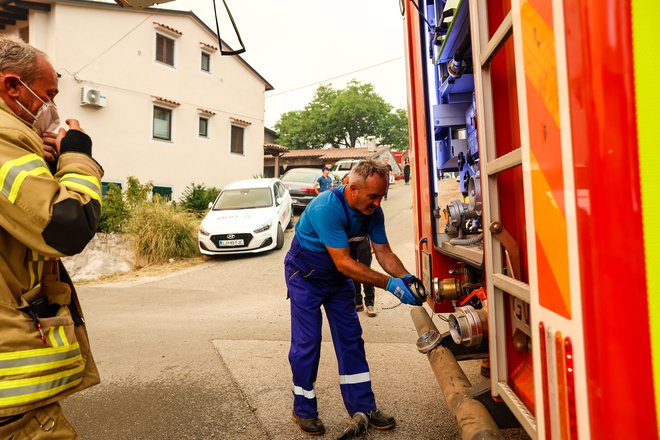 Gasilcev, starih več kot 65 let, je 22.000, med njimi je 4000 gasilk. FOTO: Črt Piksi/Delo
