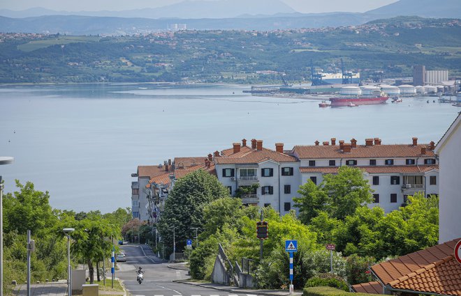 Trenutne cene stanovanj so že na takih ravneh, da so za marsikoga nedosegljive, in se počasi umirjajo. FOTO: Jože Suhadolnik/Delo
