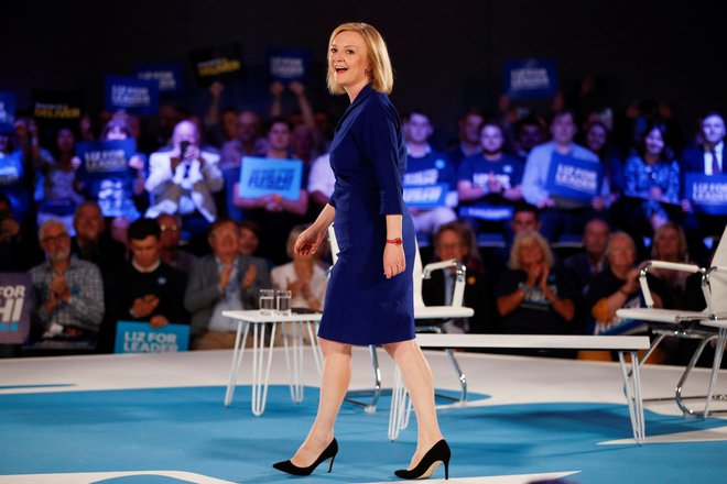 Liz Truss je na dobri poti, da se bo čez mesec dni povzpela na vrh konservativne stranke. FOTO: Peter Nicholls/Reuters
