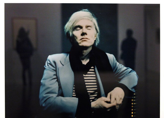 Portret Andyja Warhola, delo Timma Rauterta, na razstavi Warhol on Warhol v Madridu leta 2007 FOTO: Susana Vera/Reu&shy;ters
